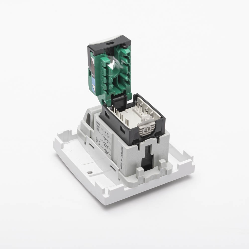 Unica Alb Priza RJ45 UTP CAT5e 2M MGU3.411.18 - 4 | YEO